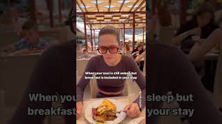 Why is free breakfast always so early? 📹 @dandi.couple-#breakfast #9gag #vacation #resort