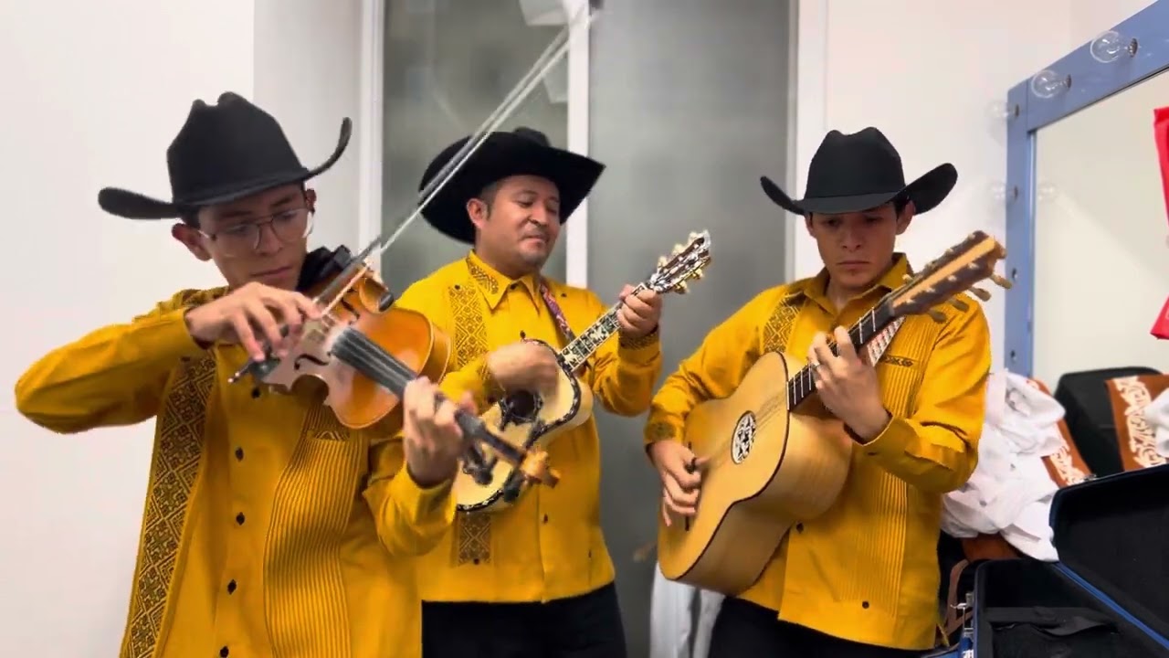 El Caimán  en camerinos🐊