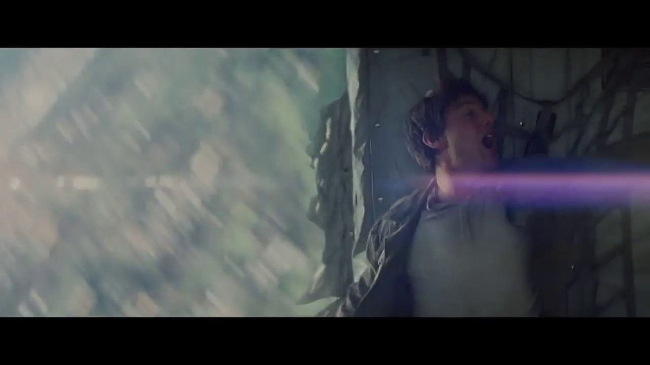 Tom Cruise screams for his mummy