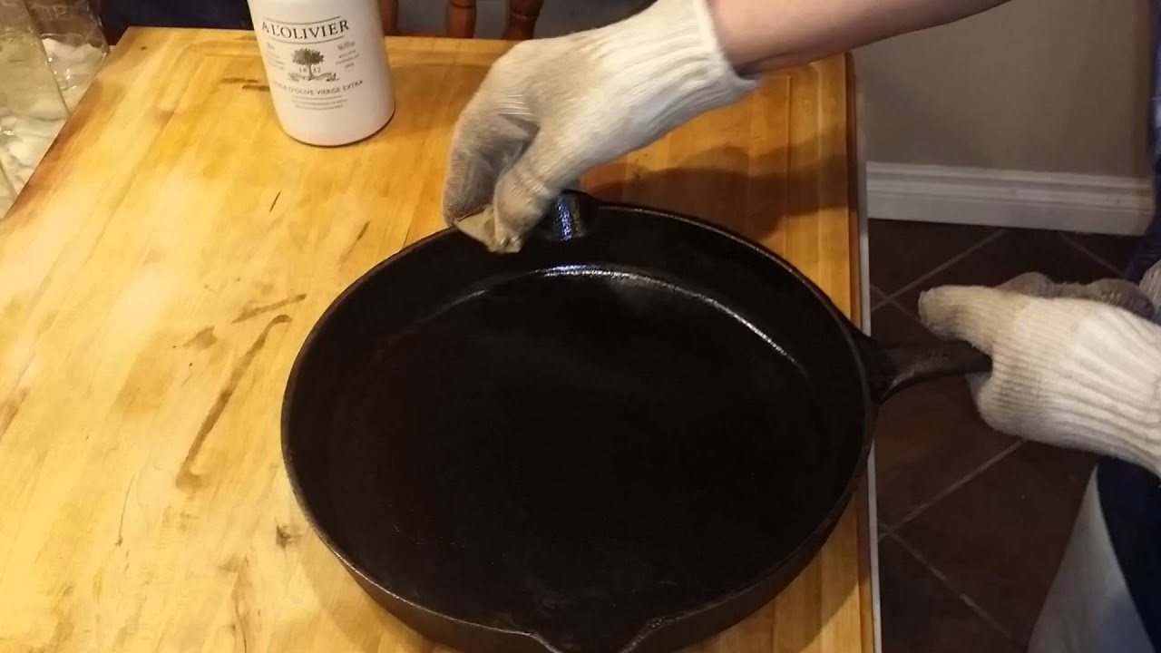 Cast Iron Cleaning - YouTube