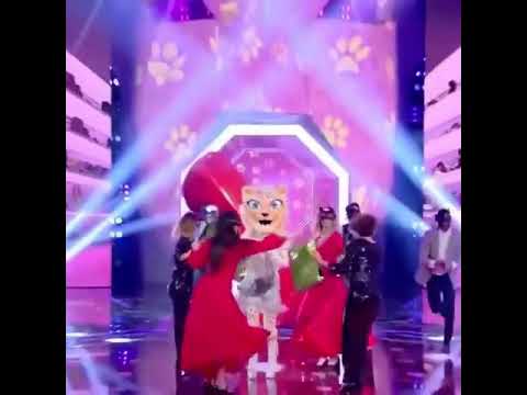 شيتا تغني انجليزي وتبهر لجنة التحقيق هل هي امل بوشوشه في برنامج أنت مين The Masked Singer