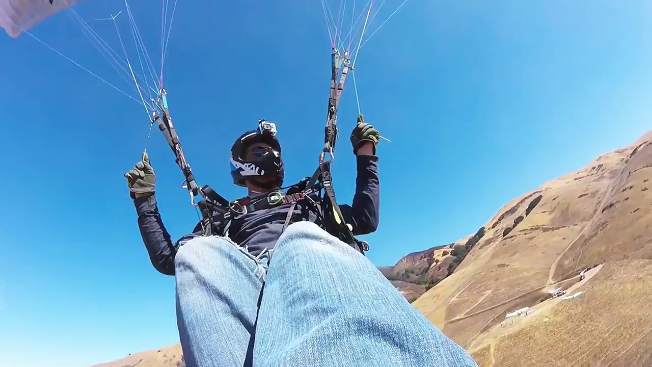 Beauty of Paragliding, Relaxing Music, Flight With Red-Tailed Hawk