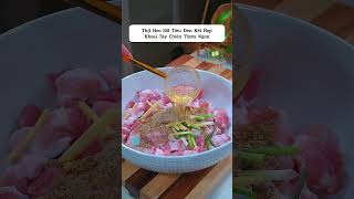 Thịt Heo Sốt Tiêu Đen Kết Hợp Khoai Tây Chiên