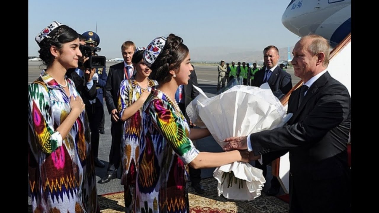 Таджикистан душанбе весна. Эмомали рахмон дангара. Время в душанбе сейчас точное. Молодежь таджикистана. Душанбе люди.