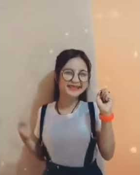 status wa cewek cantik dan seksi....