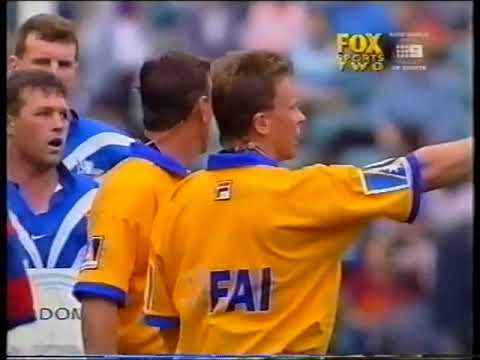 Robert Relf vs Peter Shiels -Newcastle Knights vs Cantebury Bulldogs FIGHT!!!!! 1998