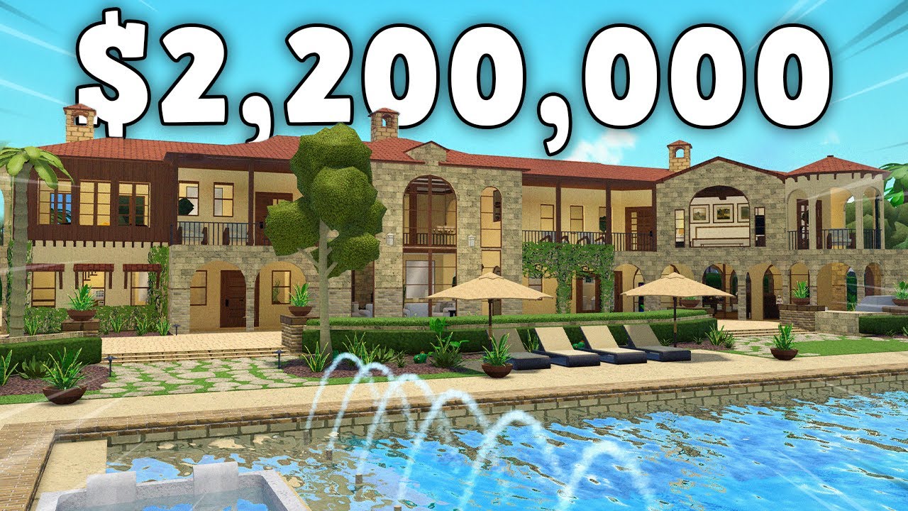 I Built a BEACH MANSION In Bloxburg!