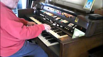 Mike Reed plays "Sambathology" on the Hammond Organ Mike Reed plays "Sambathology" on the Hammond Organ