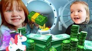 COPS vs ROBBERS -  ESCAPE THE BANK!!  Adley & Niko play a new Roblox game!  Adley’s App Review pt 2 screenshot 1