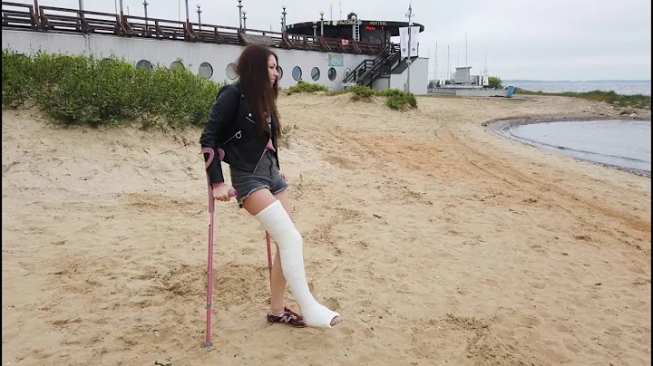 ALICE pretty girl LLC long leg plaster cast, Full ...
