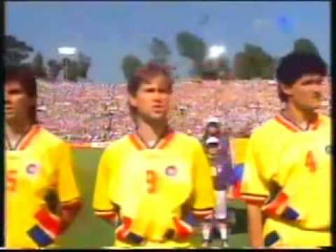 Anthem of Romania before the game against Colombia in WC 94, in Los Angeles (California). The players appear in this order: 7.Munteanu, 5.Lupescu, 9.Raducioi...