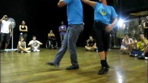Alex de Carvalho & Daniela Wergles demo at Rio zouk congress 2012