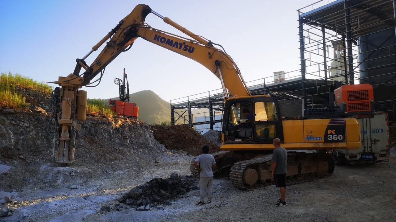 Hydraulic rock drill and rock splitter in one