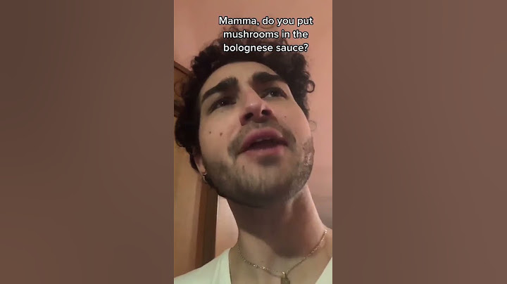 Asking Italian Mom if mushrooms go into Bolognese sauce