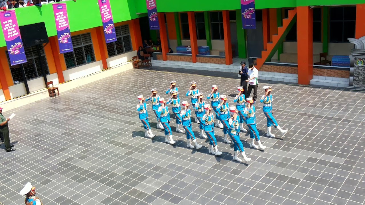 SANG JUARA UMUM!!paskibra smpn 2 cipunagara!