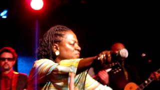 Sharon Jones and the Dap Kings &quot;nobodys baby&quot;