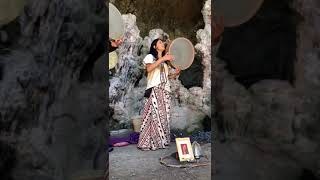 Frame drumming in Iberian cave with Miranda Rondeau