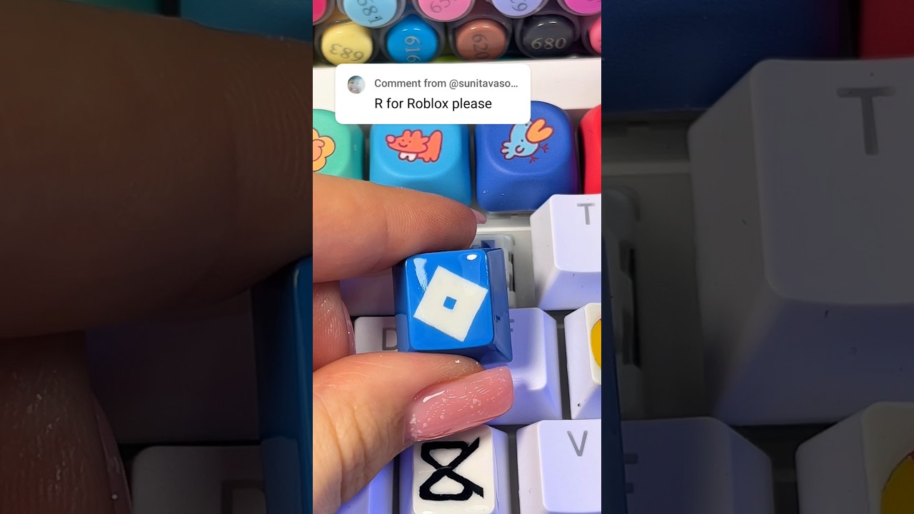 Drawing R for Roblox Logo! Then Drawing on my keyboard!