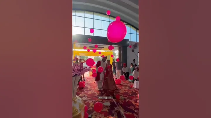 couple entry#balloon  blast