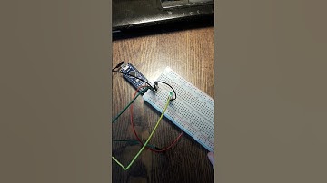 Termo led on when T greater 30 C  #arduinoproject #termómetrodigital