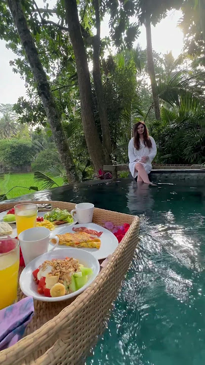 Tag someone you would bring here 🥂 #bali #ubud #ubudvilla #czvlogs #luxuryhotel #infinitypool