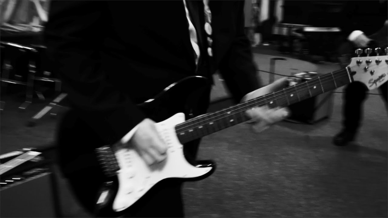 Смотреть «Andre (Official Music Video)» на YouTube Смотреть «Andre (Official Music Video)» на YouTube