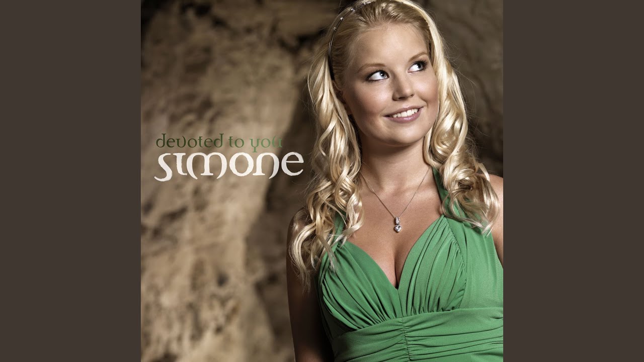 在 YouTube 上观看 Moon River 在 YouTube 上观看 Moon River