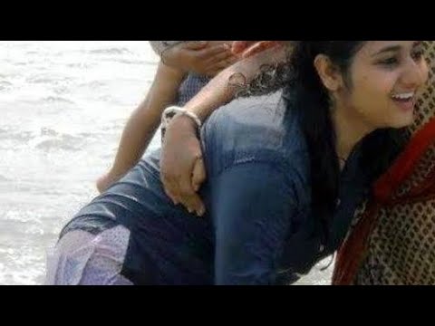 Desi Indian Girl Showing Hot @Desi Music Factory