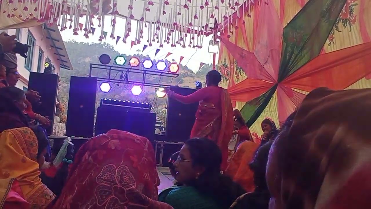 छलिया का भेष बनाया श्याम चूड़ी बेचने आया गाने में सुंदर डांस 