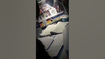 "Trên đời có 2 loại ánh sáng rực rỡ nhất, một là ánh Mặt Trời, hai là dáng vẻ nỗ lực của bạn”