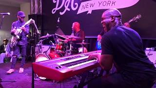 Miniatura de "FATTEST Groove LIVE (MUST WATCH) EDDIE BROWN / ERIC WALLS"