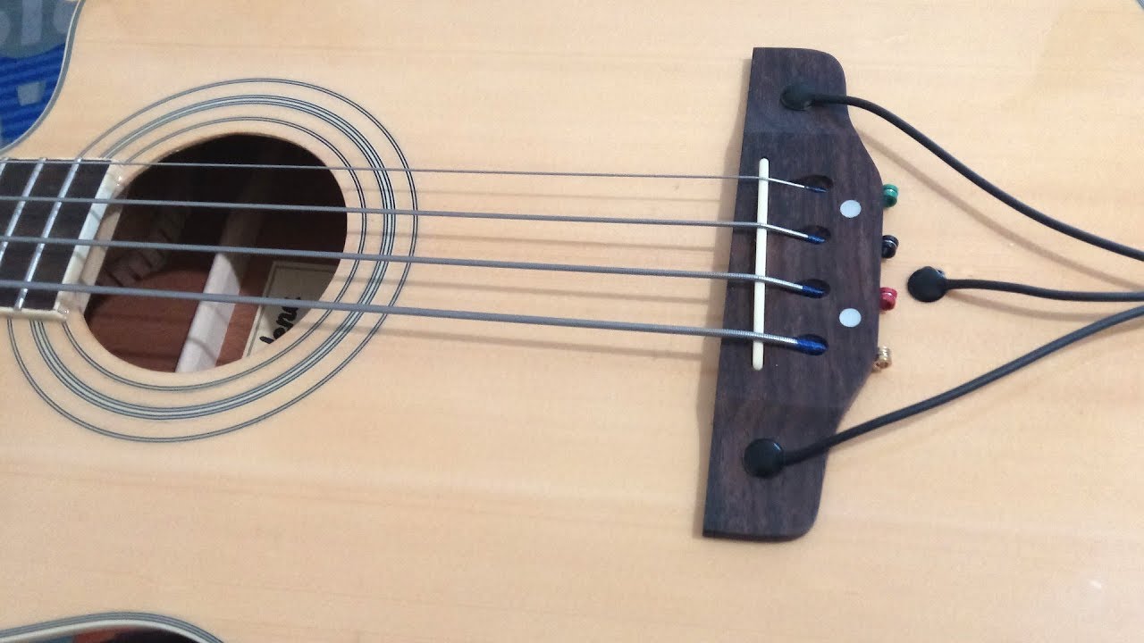 4-String Guitar