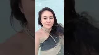 Wulan guritno dan Shaloom Hot bikini