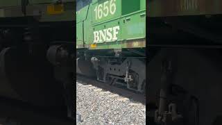 Classic BN SD40-2s on the Golden Switch! #railway #railfan #train #bnsf #railroad