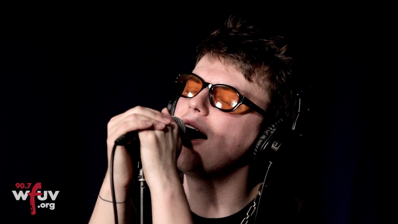 Chalk - "I.D.C." (Live at WFUV)