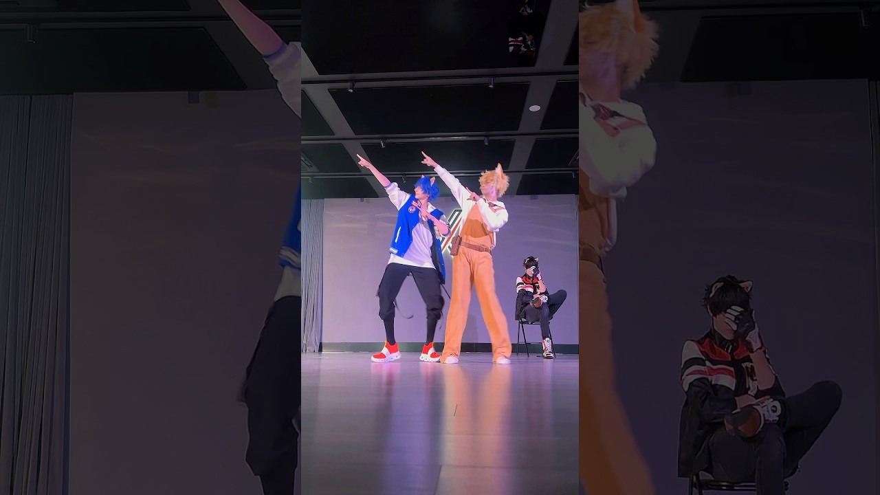 What is Shadow thinking about? 🤔💙💛🖤 #sonicthehedgehog #cosplay