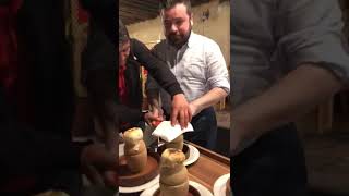 Ahmet hoca testi kırmaya kalkarsa