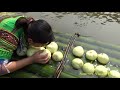 Survival Skills For Primitive Life - Smart Ethnic Couple Find Food To Meet Lots Of Melon