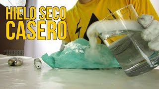 Cómo hacer hielo seco casero (Experimentos Caseros)