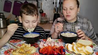 Mukbang холодный суп, и Макароны с курой/ Слово Ивану