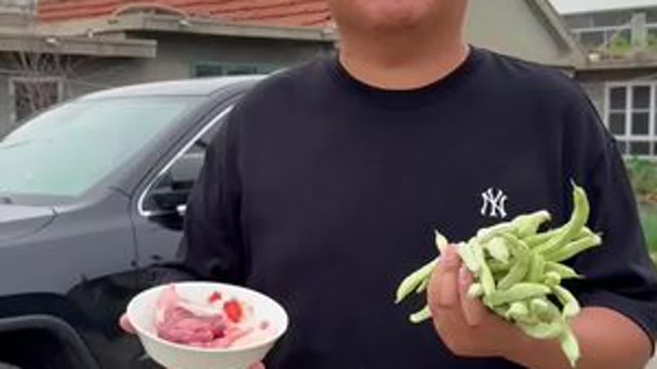 六月六我家吃包子，你家吃什么？#记录好好的自己 #新农人计划2025 #农村美食 #芸豆#六月六