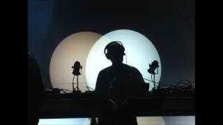 DJ Shadow - Painkiller (Live on BBC part 2)