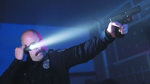 Police ore Bike flashlight authentic E17 CREE XM-L T6 2000LM (unboxing)