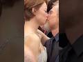 El Beso Entre Emma Stone Y Willem Dafoe En El Festival De Cine De Venecia 2025 El Beso Entre Emma Stone Y Willem Dafoe En El Festival De Cine De Venecia 2025