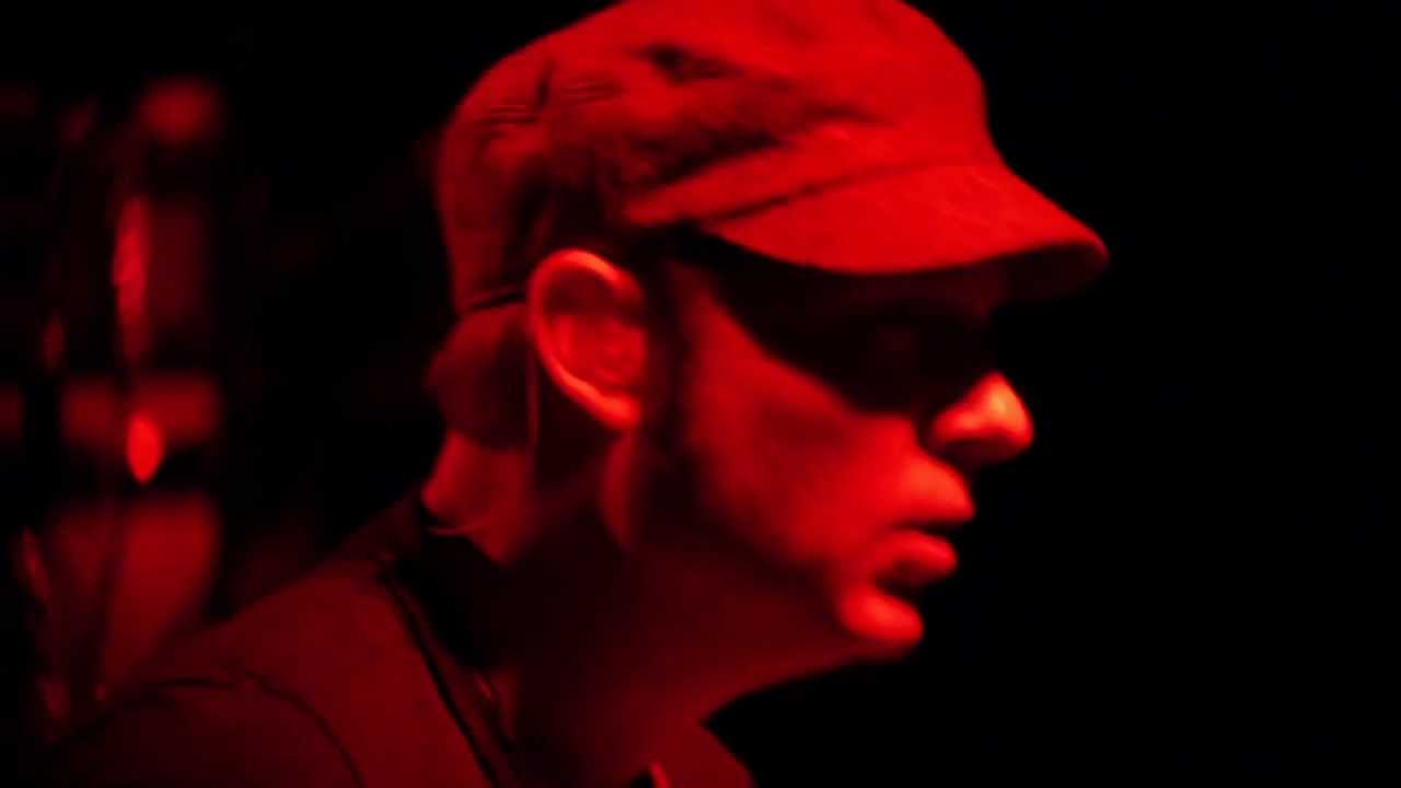 umphreysmcgee 20120914 03 puppetstring preview