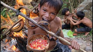 Primitive Technology - Eating delicious - Cooking eel in wild edibles by Primitive Technology KH. 4,443 views 6 months ago 8 minutes, 3 seconds