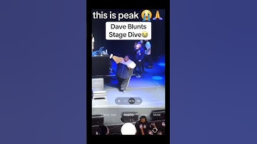 dave blunt crowd surfs