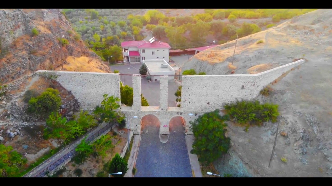 KIRIKHAN'IN MANEVİ MİMARI BEYAZIDI BESTAMİ HAZRETLERİ TÜRBESİ