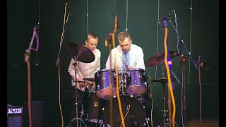 Шоу на барабанах -  Даниил и Илья Варфоломеевы - Drum Solo - Drum show - Соло на барабанах