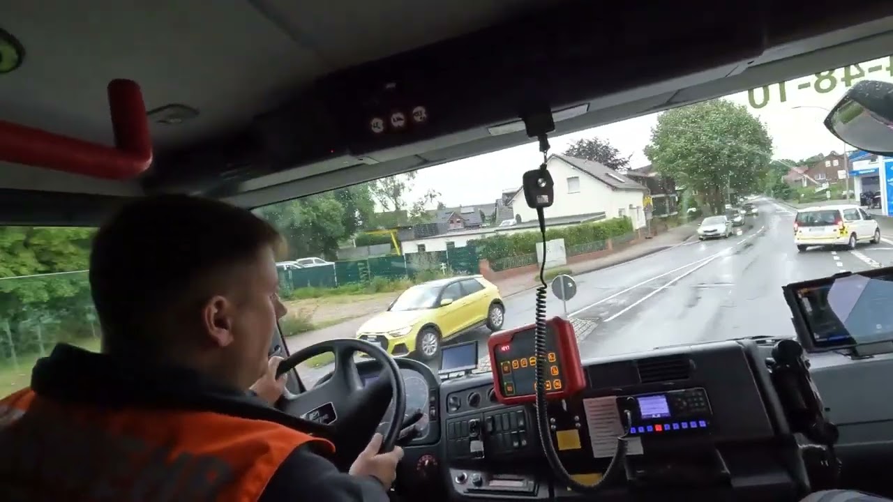 [Inside View] Mitfahrt während einer Alarmfahrt im Löschfahrzeug // Einsatz Feuerwehr Bramsche